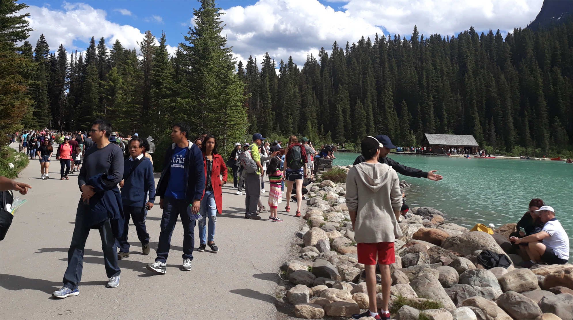 touristenmassen lake louise