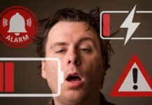 Wie fühlt sich eine leere soziale Batterie an? sozial erschöpfter mann